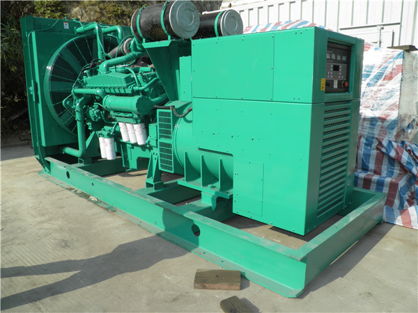 山亭出租发电机 发电机组厂家：柴油发电机组的控制屏的作用是什么？