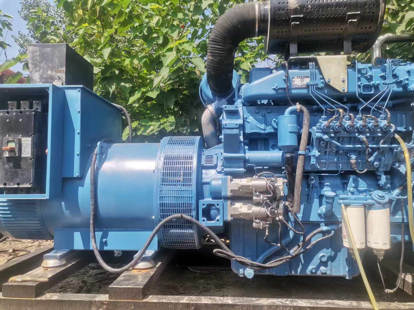 山亭详细说明降低 800kW 柴油发电机输出电流波动的方法