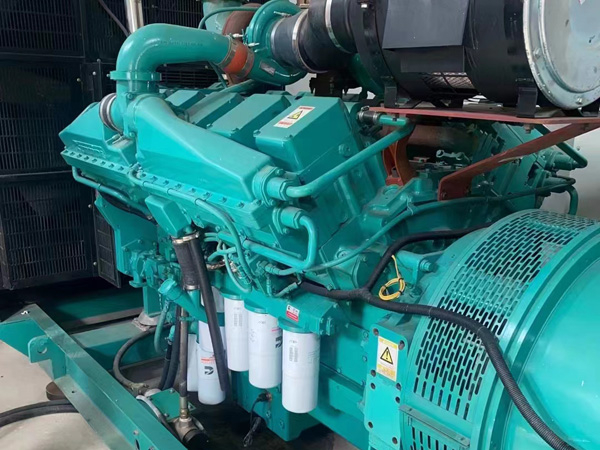 山亭更换100kW柴油发电机组机油时，需要注意哪些事项？